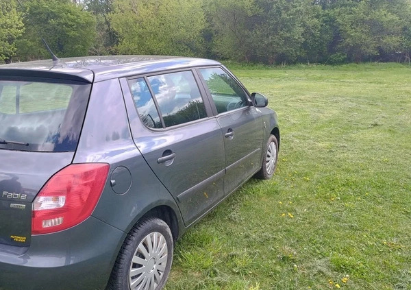 Skoda Fabia cena 17200 przebieg: 131000, rok produkcji 2012 z Częstochowa małe 67